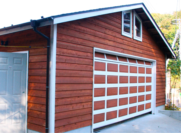 ドアの部分は4～6段のパネルで構成されています