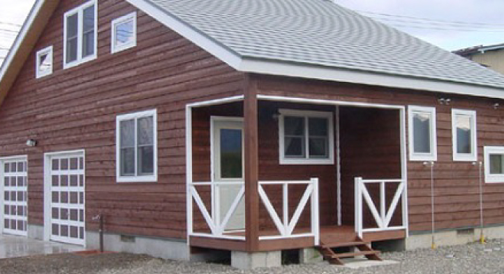 家作りの一次的な部分である、構造躯体や屋根、外壁、窓などには必要十分なものを使用し、私どもで施工あるいは部材をご提供する「スケルトン販売」です。